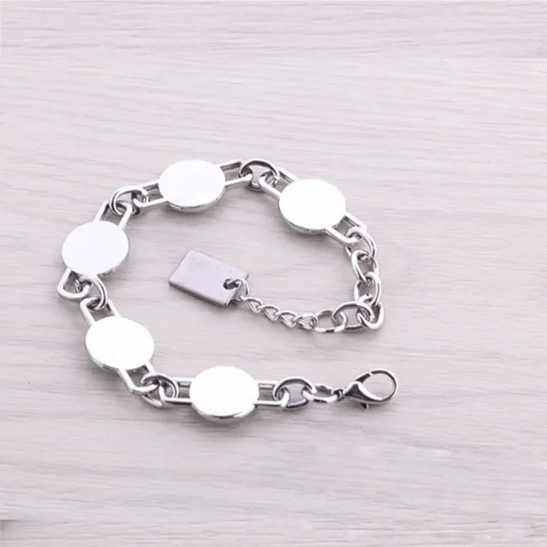 Anime One Piece Periphery Straw Hat Skull Face Bracelets Cosplay Men Woman Fashion Bangle for Jewelry Bracelet Gift Accessory