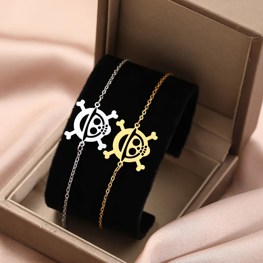 Animated Bracelet One Piece Death Skull Logo Magnetic Clasp Head Simple Elegant Accessories Personal Wristband Wholesale